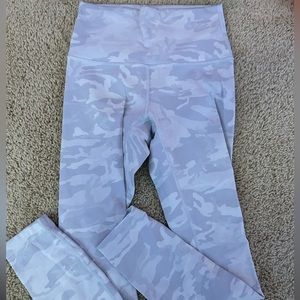 Lululemon Wunder Under Leggings 28”